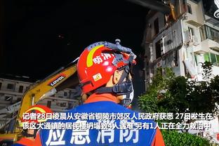 图拉姆全场数据：1球1助，射门5次，错失1次良机，3次关键传球